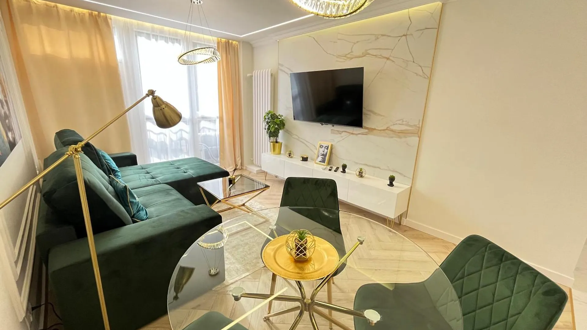 Pereca 2 Deluxe Separate Bedroom Ac By Perfect Apart Warsaw 0*,  Poland